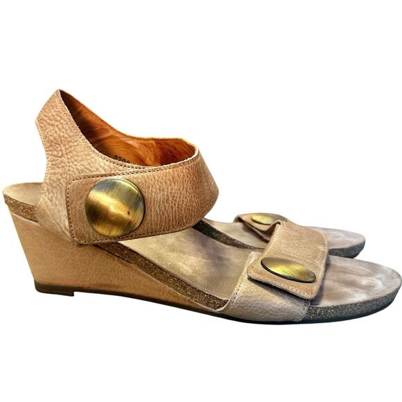 Taos Carousel 2 Tan Leather Strappy Wedge Sandal Comfort Resort Wear Beachy Boho - Picture 1 of 9
